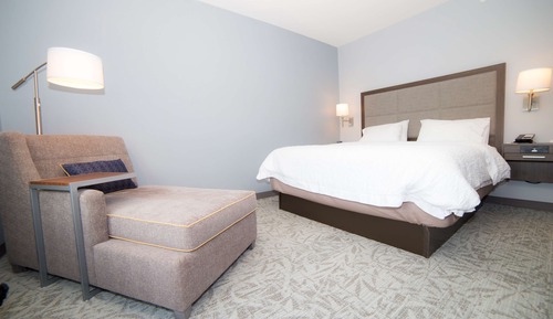 Room, 1 King Bed, Accessible, Bathtub