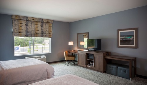 Room, 2 Queen Beds, Accessible, Bathtub