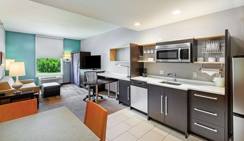 Suite, 1 King Bed, Accessible, Non Smoking (Hearing)