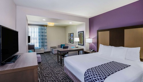 Deluxe Suite, 1 King Bed, Non Smoking