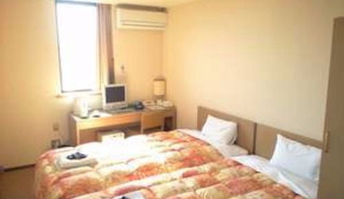 Twin Room, Smoking