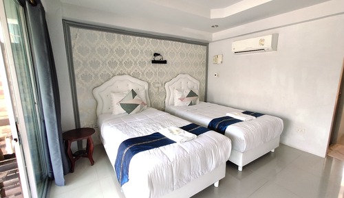 Standard Twin Room