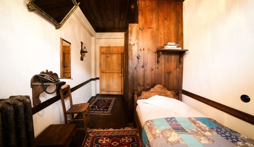 Traditional Single Room