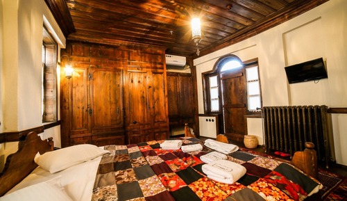 Deluxe Double Room, 1 King Bed, Courtyard View