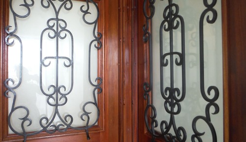 2 Bedroom Apartment, 1 Full and 1 Queen, Private Bathroom