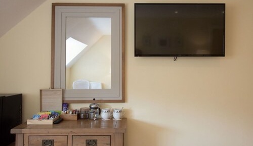 Luxury Room (Owl)