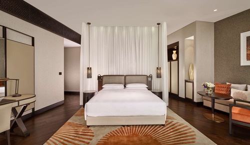 Premium Room, 1 King Bed (Club Access)