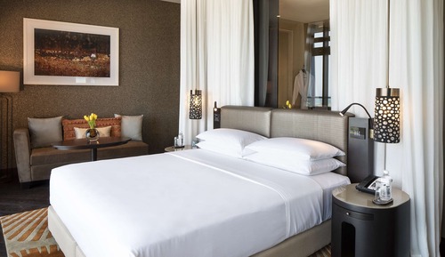 Suite, Balcony (Pearl Suite)