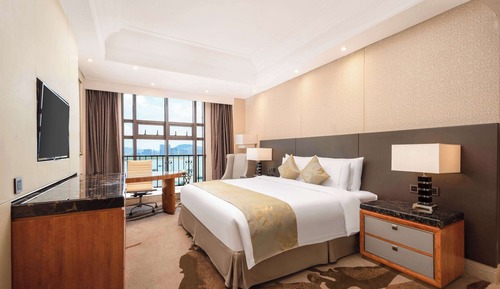 Superior Room, 1 King Bed, Non Smoking