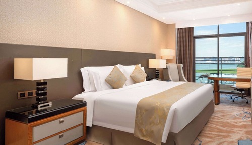 Deluxe Room, 1 King Bed, Non Smoking, Ocean View