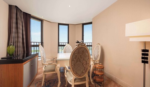 Suite, 1 King Bed, Non Smoking (Gulangyu View)