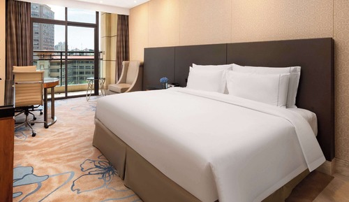 Deluxe Room, 1 King Bed, Non Smoking, City View