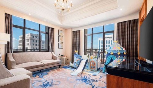 Family Suite, Multiple Beds, Non Smoking (Deluxe)