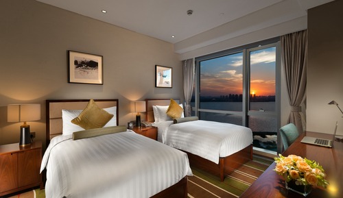 Luxury Apartment, 2 Bedrooms, Partial Lake View