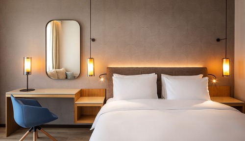 Room, 1 King Bed, Lake View