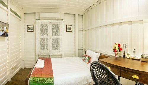 Single Room (shared Bathroom)