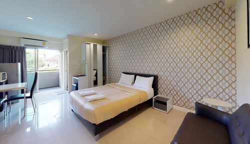 Basic Studio, 1 Queen Bed