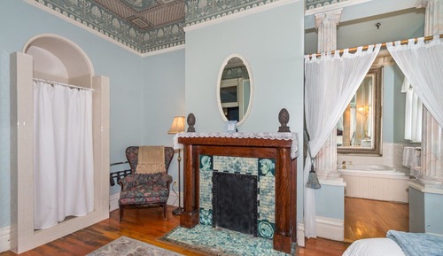 The Anniversary Suite 