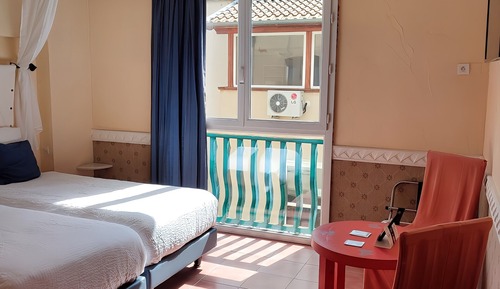 Standard Twin Room