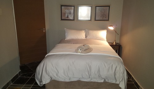 Comfort Room, 1 Bedroom (Room 05)