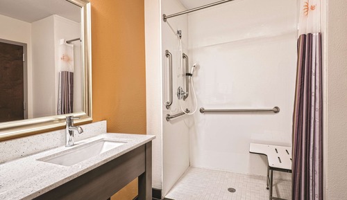 Room, 2 Queen Beds, Accessible, Non Smoking (Mobility,Hearing,Roll-In Shower)