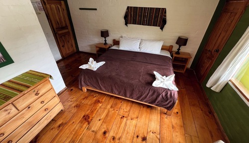 Deluxe Room, 1 King Bed, Balcony, Mountain View