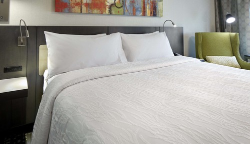 Premium Room, 1 King Bed, Accessible, Bathtub (Mobility & Hearing)