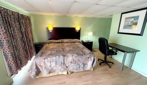 Basic Room, 1 Queen Bed, Non Smoking