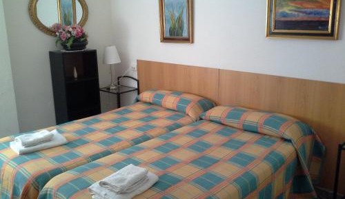 Twin Room with Shared Bathroom