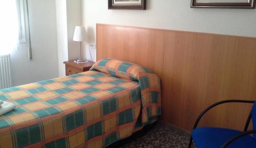 Single Room with Shared Bathroom