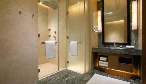 Twin Room - Club Access