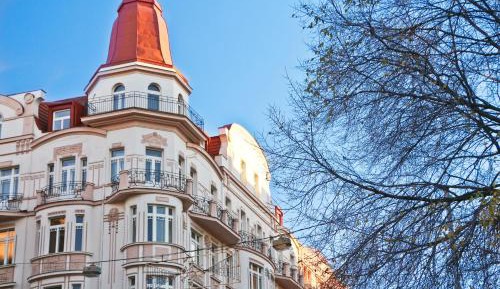 Studio Apartment with Castle View