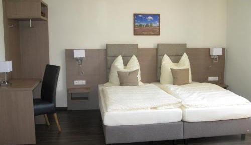 Deluxe Double Room with Shower