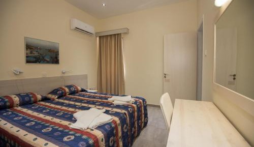 Deluxe One-Bedroom Apartment