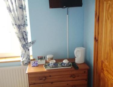 Twin Room with Shower