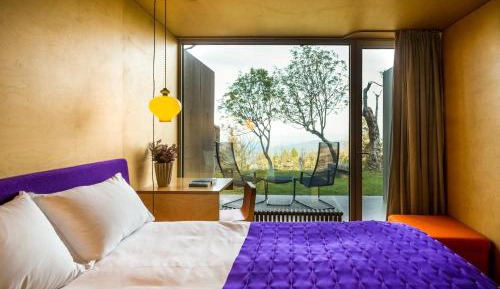 Double Room with Balcony and Mountain View