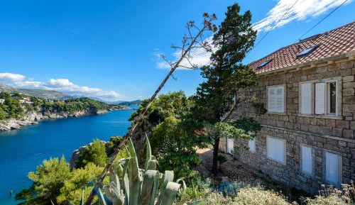 Four-Bedroom Deluxe Home - Oceanfront