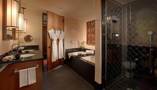 One-Bedroom Suite with Ocean View