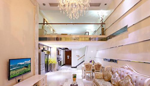 Deluxe Duplex King Suite