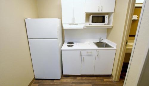 King Room with Roll-In Shower - Disability Access/Non Smoking