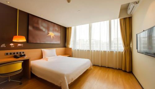 IU Comfort Twin Room