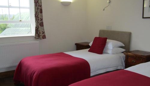 Twin Room with Private Bathroom