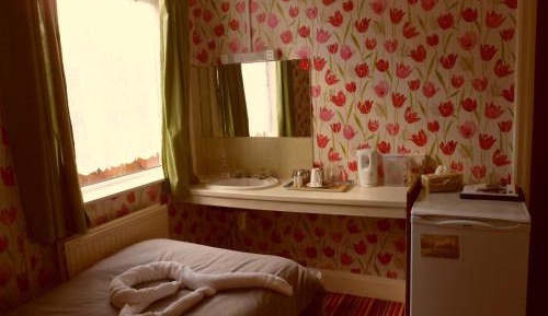 Standard Single Room with Shared Bathroom