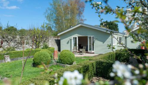 Deluxe Double or Twin Room with Garden View