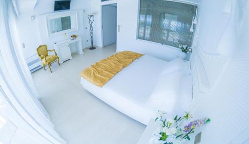 Superior Suite Adults only (16+ years)