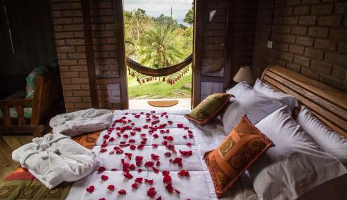 Chalet with Spa Bath (2 Adults)