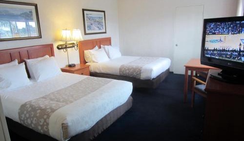 2 Queen Beds - Non-Smoking