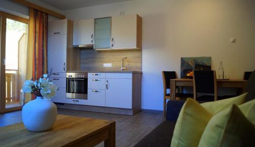 Studio (2 Adults + 1 Child)