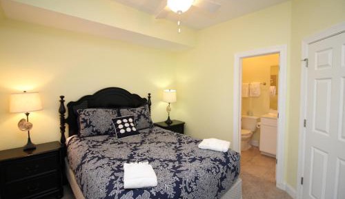 Premier Two-Bedroom Apartment with Bonus Room