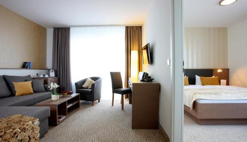 Suite with Balcony and Direct View of the Sea